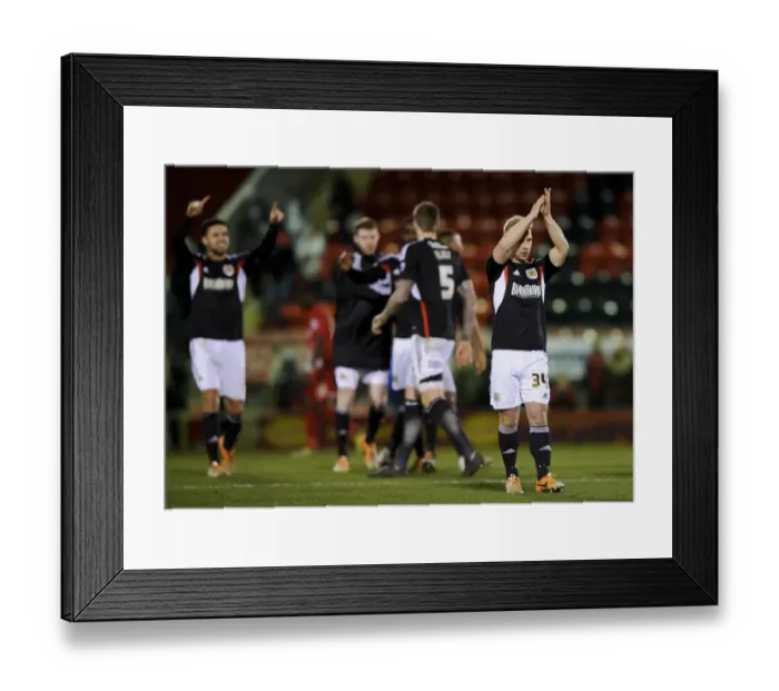 Framed Print : Bristol City's Simon Gillett Celebrates Win Against Leyton Orient, February 11, 2014 Framed Print : Bristol City's Simon Gillett Celebrates Win Against Leyton Orient, February 11, 2014