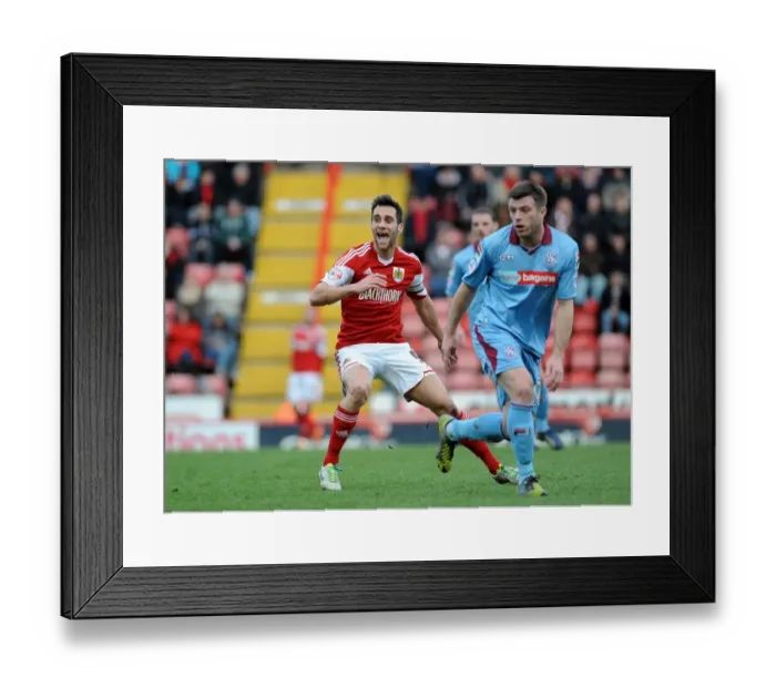 Framed Print : Bristol City's Sam Baldock in Action during Sky Bet League One Match against Tranmere Rovers, February 2014 Framed Print : Bristol City's Sam Baldock in Action during Sky Bet League One Match against Tranmere Rovers, February 2014
