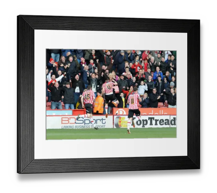 Framed Print : John Brayford's Goal Celebration: Sheffield United vs. Bristol City, 2014 Framed Print : John Brayford's Goal Celebration: Sheffield United vs. Bristol City, 2014