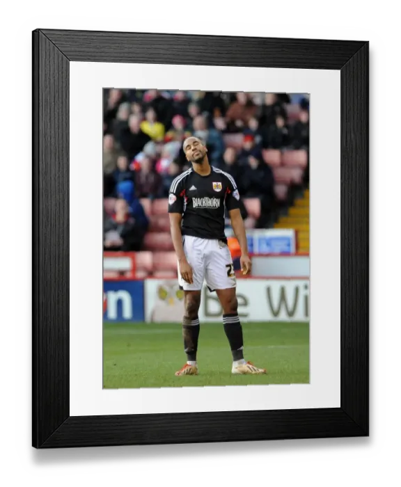 Framed Print : Dejected Tyrone Barnett of Bristol City After 3-0 Defeat to Sheffield United Framed Print : Dejected Tyrone Barnett of Bristol City After 3-0 Defeat to Sheffield United