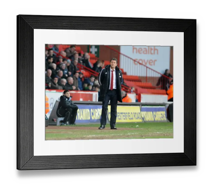 Framed Print : Steve Cotterill Leads Bristol City at Bramall Lane Against Sheffield United (February 2014) Framed Print : Steve Cotterill Leads Bristol City at Bramall Lane Against Sheffield United (February 2014)