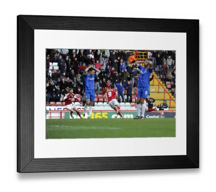 Framed Print : Bristol City's Simon Gillett Scores Dramatic Last-Minute Winner Against Gillingham in Sky Bet League One (01 / 03 / 2014) Framed Print : Bristol City's Simon Gillett Scores Dramatic Last-Minute Winner Against Gillingham in Sky Bet League One (01 / 03 / 2014)