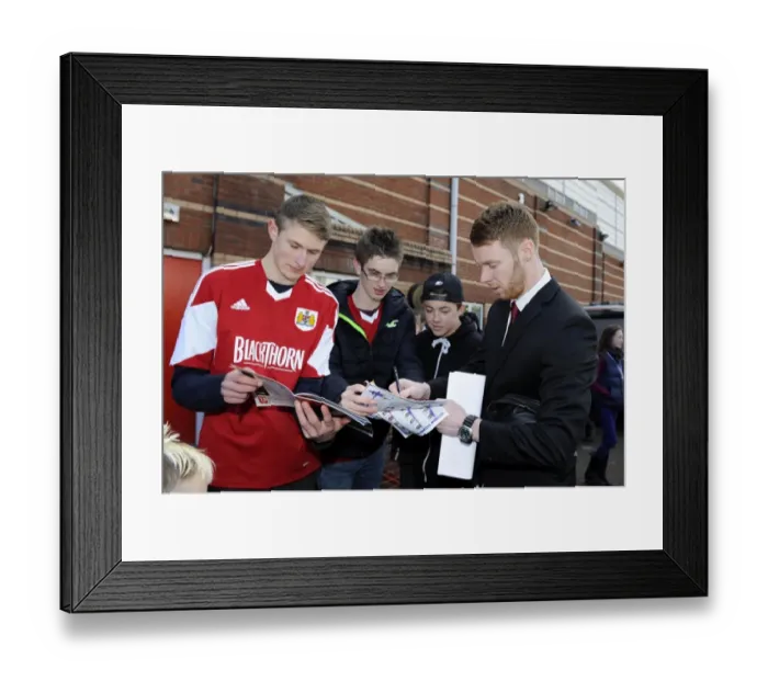 Framed Print : Bristol City's Stephen Pearson Greets Fans with Autographs After Match