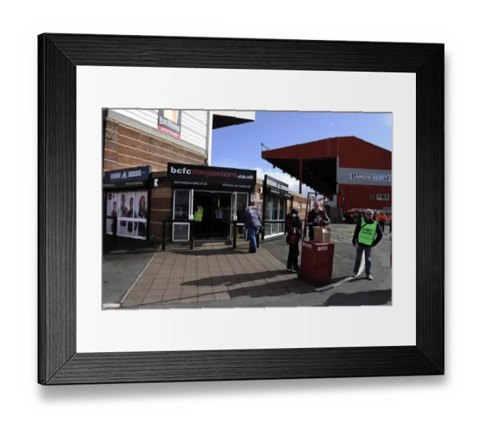 Framed Print : Bristol City vs Gillingham: Sky Bet League One Clash at Ashton Gate - 01 / 03 / 2014 Framed Print : Bristol City vs Gillingham: Sky Bet League One Clash at Ashton Gate - 01 / 03 / 2014
