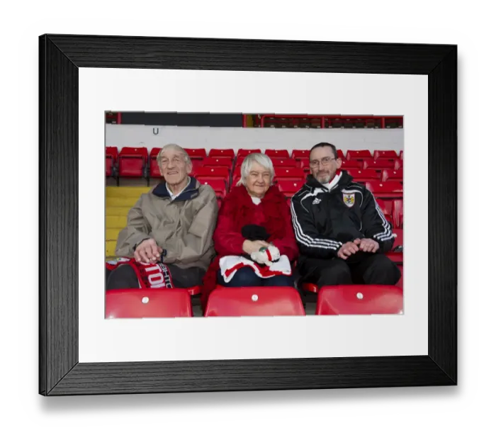 Framed Print : Bristol City Fans in Action at Ashton Gate: Bristol City vs. Gillingham, Sky Bet League One (01 / 03 / 2014)