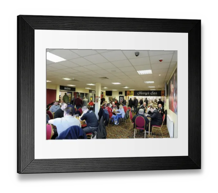 Framed Print : Bristol City vs Gillingham Clash at Ashton Gate - Sky Bet League One, March 1, 2014 Framed Print : Bristol City vs Gillingham Clash at Ashton Gate - Sky Bet League One, March 1, 2014