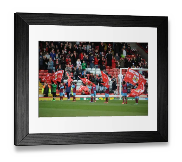 Framed Print : Bristol City Football Club's Flag Bearers at Madejski Stadium during Sky Bet Championship Match against Reading vs Yeovil Town (01 / 03 / 2014) Framed Print : Bristol City Football Club's Flag Bearers at Madejski Stadium during Sky Bet Championship Match against Reading vs Yeovil Town (01 / 03 / 2014)