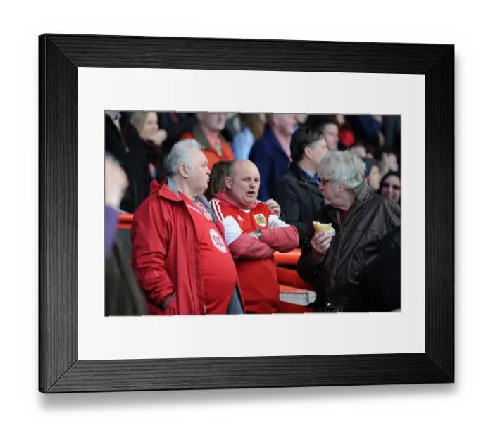 Framed Print : Bristol City vs Gillingham Clash in Sky Bet League One, Ashton Gate Stadium - March 1, 2014