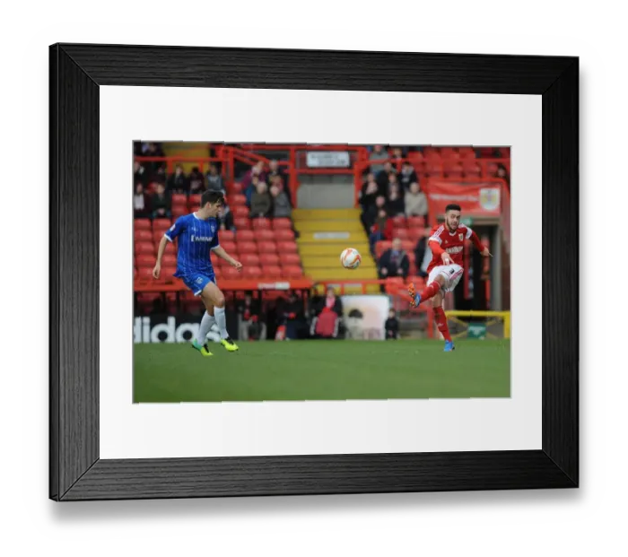 Framed Print : Bristol City's Derrick Williams in Action Against Gillingham, Sky Bet League One, 2014 Framed Print : Bristol City's Derrick Williams in Action Against Gillingham, Sky Bet League One, 2014
