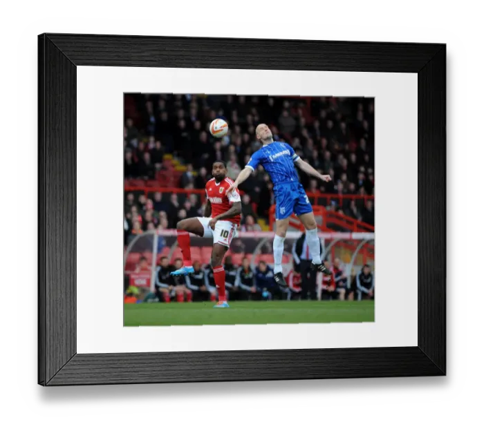 Framed Print : Jay Emmanuel-Thomas of Bristol City in Action against Gillingham, Sky Bet League One, Ashton Gate, 01 / 03 / 2014