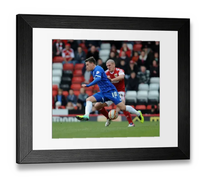 Framed Print : Bristol City vs Gillingham: Adam El-Abd Closes In on Cody McDonald Framed Print : Bristol City vs Gillingham: Adam El-Abd Closes In on Cody McDonald