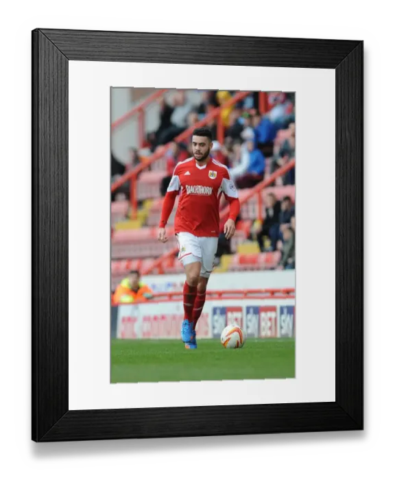 Framed Print : Derrick Williams in Action: Bristol City vs. Gillingham, Sky Bet League One (2014) Framed Print : Derrick Williams in Action: Bristol City vs. Gillingham, Sky Bet League One (2014)