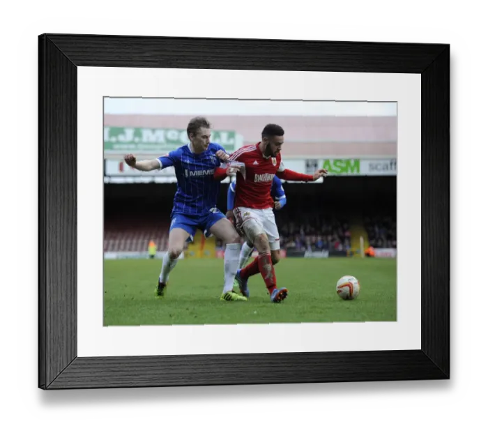 Framed Print : Bristol City vs Gillingham: Derrick Williams Faces Off in Sky Bet League One Clash Framed Print : Bristol City vs Gillingham: Derrick Williams Faces Off in Sky Bet League One Clash