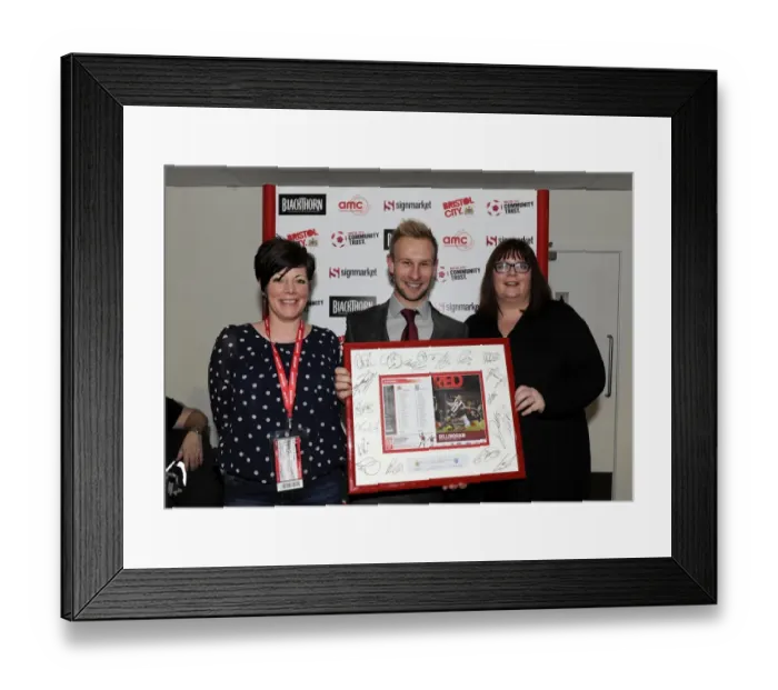 Framed Print : Bristol City FC vs. Gillingham: Man of the Match Presentations (01 / 03 / 2014) Framed Print : Bristol City FC vs. Gillingham: Man of the Match Presentations (01 / 03 / 2014)