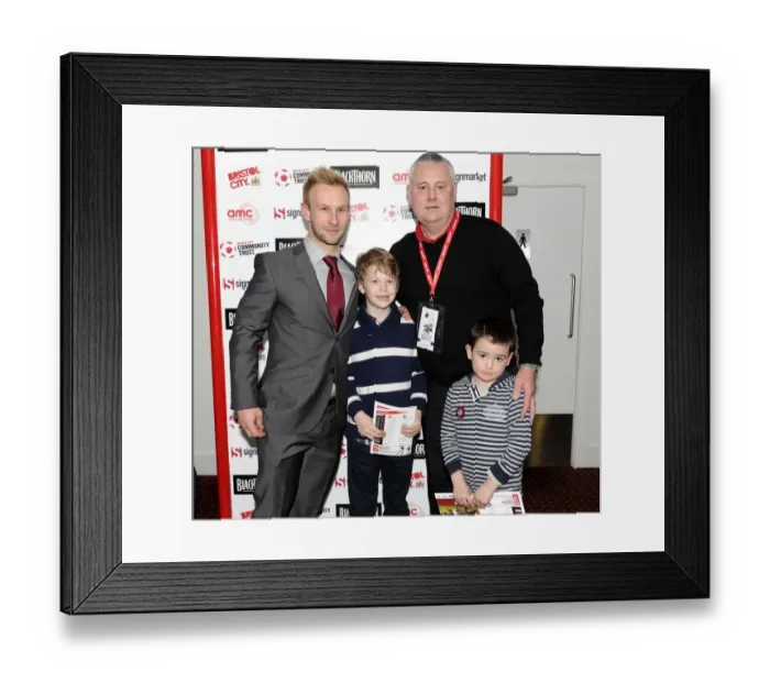 Framed Print : Bristol City FC vs. Gillingham: Man of the Match Presentations (01 / 03 / 2014) Framed Print : Bristol City FC vs. Gillingham: Man of the Match Presentations (01 / 03 / 2014)