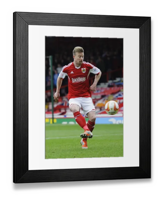 Framed Print : Wade Elliott in Action: Bristol City vs Gillingham, Sky Bet League One, 2014 Framed Print : Wade Elliott in Action: Bristol City vs Gillingham, Sky Bet League One, 2014