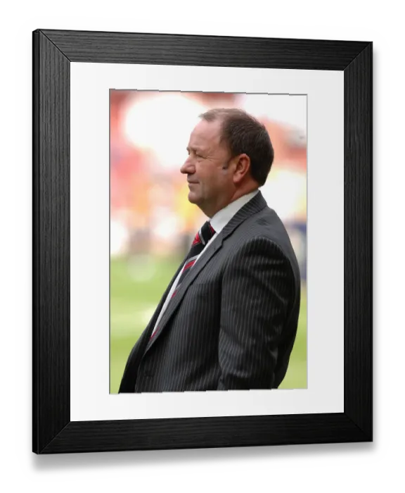 Framed Print : Gary Johnson in Action: Sheffield United vs. Bristol City