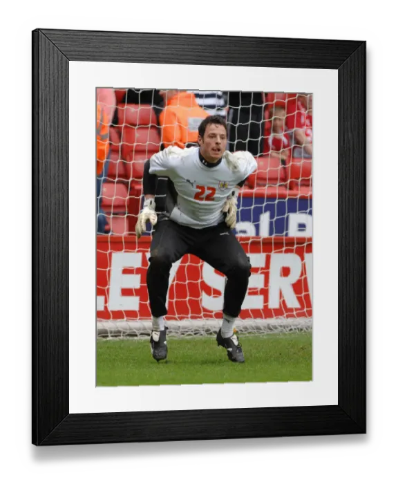Framed Print : Chris Weale in Action: Bristol City vs. Sheffield United