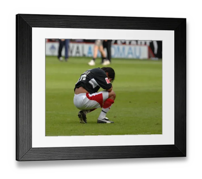Framed Print : Nick Carle in Action: Sheffield United vs. Bristol City