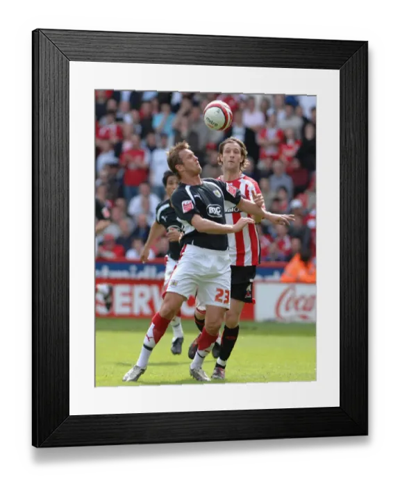 Framed Print : Lee Trundle: In Action Against Sheffield United (Sheffield United vs. Bristol City) Framed Print : Lee Trundle: In Action Against Sheffield United (Sheffield United vs. Bristol City)