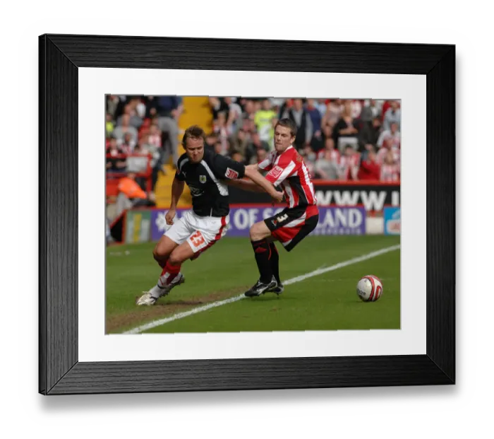 Framed Print : Lee Trundle: In Action Against Sheffield United (Bristol City vs. Sheffield United) Framed Print : Lee Trundle: In Action Against Sheffield United (Bristol City vs. Sheffield United)