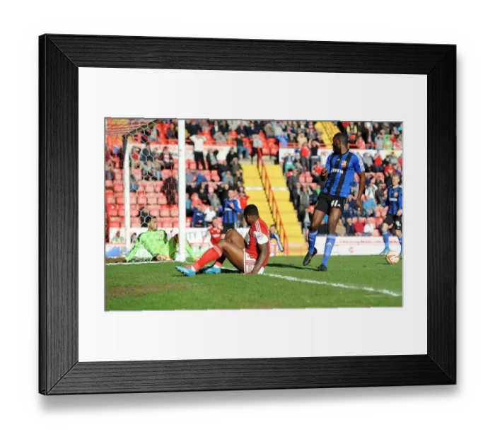 Framed Print : Dramatic Moment: Jay Emmanuel-Thomas Hits the Post for Bristol City against Swindon Town (Sky Bet League One, 15 / 03 / 2014) Framed Print : Dramatic Moment: Jay Emmanuel-Thomas Hits the Post for Bristol City against Swindon Town (Sky Bet League One, 15 / 03 / 2014)