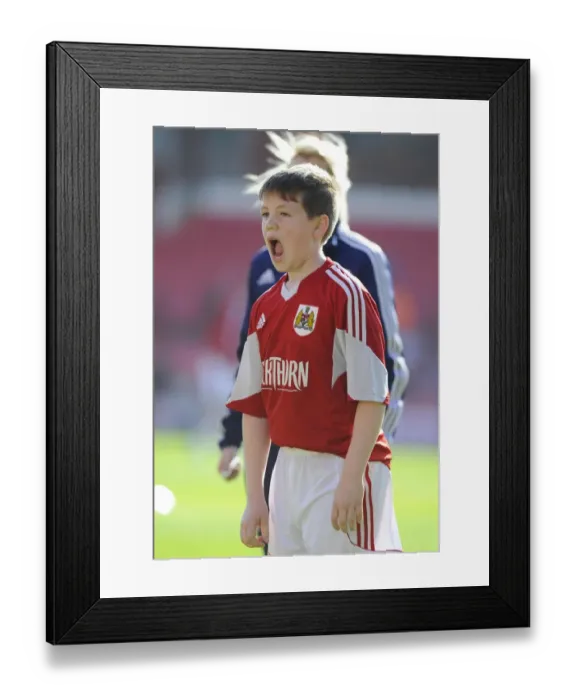 Framed Print : Bristol City vs Swindon Town Rivalry: Sky Bet League One Clash at Ashton Gate (15 / 03 / 2014) - Football Image: Bristol City vs Swindon Town Framed Print : Bristol City vs Swindon Town Rivalry: Sky Bet League One Clash at Ashton Gate (15 / 03 / 2014) - Football Image: Bristol City vs Swindon Town