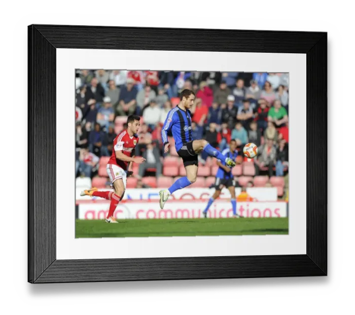 Framed Print : Bristol City vs Swindon Town: Ryan Harley in Action at Ashton Gate, Sky Bet League One