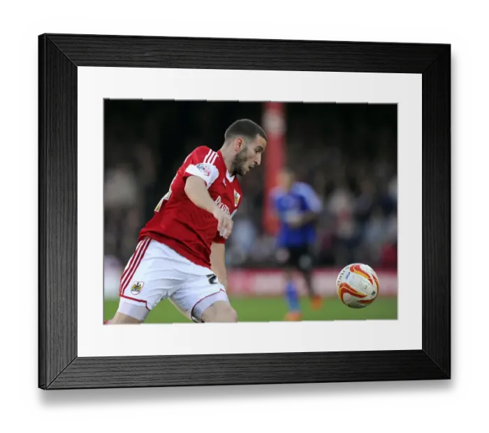Framed Print : Martin Paterson in Action: Bristol City vs Swindon Town (2014) Framed Print : Martin Paterson in Action: Bristol City vs Swindon Town (2014)
