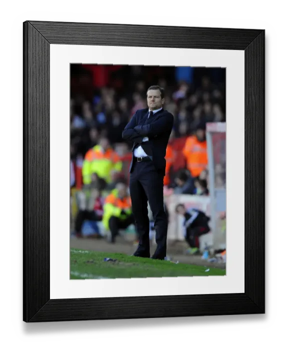 Framed Print : Mark Cooper Leads Swindon Town at Ashton Gate Against Bristol City (Sky Bet League One, 15 / 03 / 2014) Framed Print : Mark Cooper Leads Swindon Town at Ashton Gate Against Bristol City (Sky Bet League One, 15 / 03 / 2014)