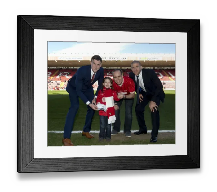 Framed Print : Bristol City vs Swindon Town Clash: March 15, 2014 (150314) Framed Print : Bristol City vs Swindon Town Clash: March 15, 2014 (150314)