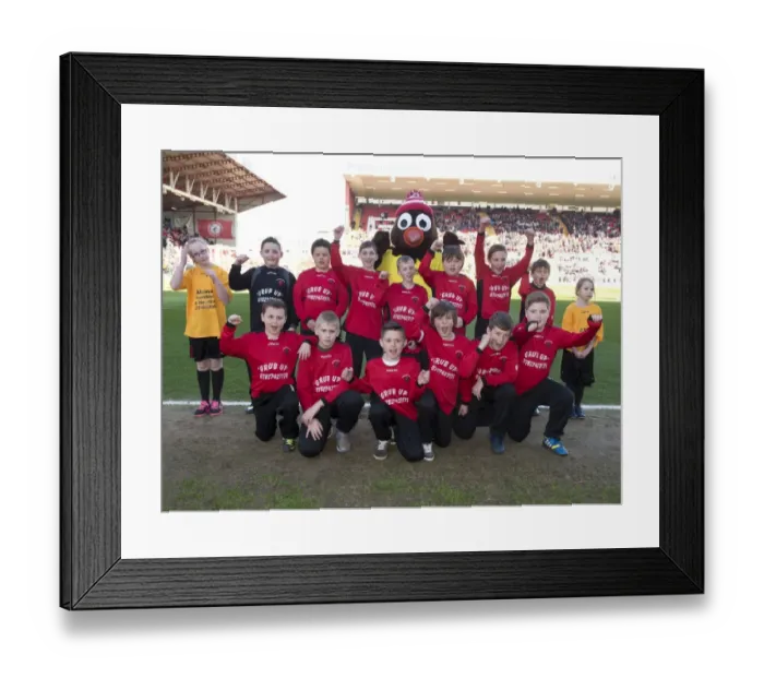 Framed Print : Bristol City vs Swindon Town Rivalry: A Football Clash at Ashton Gate (March 15, 2014) Framed Print : Bristol City vs Swindon Town Rivalry: A Football Clash at Ashton Gate (March 15, 2014)