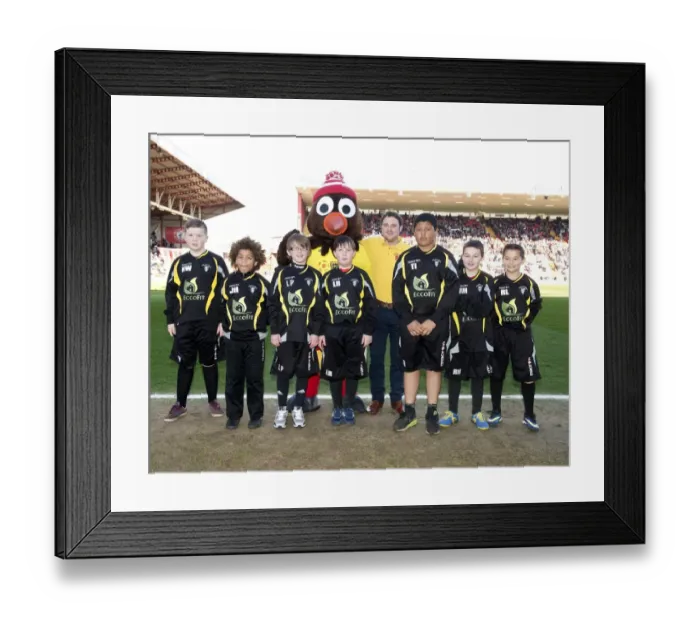 Framed Print : Bristol City vs Swindon Town Clash: Sky Bet League One Rivalry at Ashton Gate (March 15, 2014)