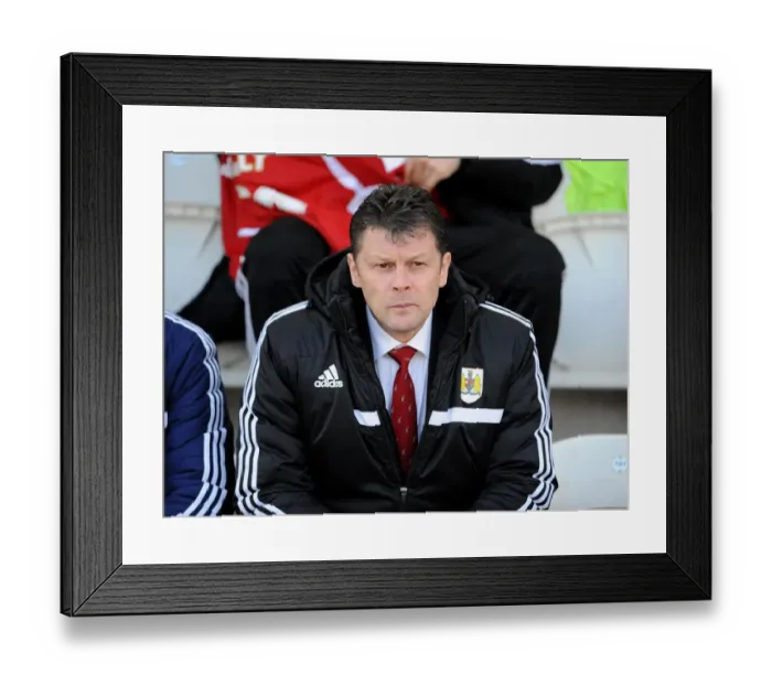 Framed Print : Steve Cotterill Leads Bristol City in Sky Bet League One Clash at Colchester United (22 March 2014) Framed Print : Steve Cotterill Leads Bristol City in Sky Bet League One Clash at Colchester United (22 March 2014)
