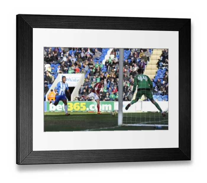 Framed Print : Bristol City's Sam Baldock Goes for Glory: Colchester United vs. Bristol City, Sky Bet League One (22 March 2014)