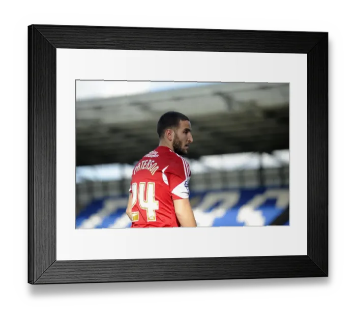 Framed Print : Bristol City's Martin Patterson Faces Off Against Colchester United in Sky Bet League One Clash