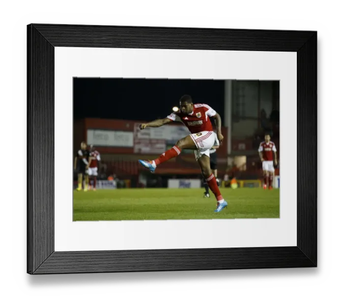 Framed Print : Bristol City's Jay Emmanuel-Thomas Scores Against Port Vale in Sky Bet League One, March 2014 Framed Print : Bristol City's Jay Emmanuel-Thomas Scores Against Port Vale in Sky Bet League One, March 2014