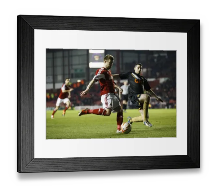 Framed Print : Bristol City's Wade Elliott Fires A Shot Against Port Vale in Sky Bet League One Framed Print : Bristol City's Wade Elliott Fires A Shot Against Port Vale in Sky Bet League One