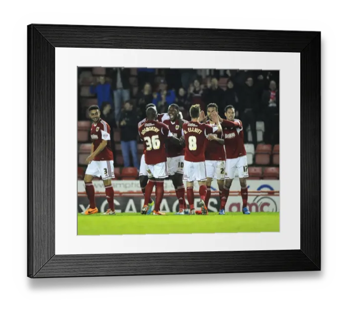 Framed Print : Bristol City's Jay Emmanuel-Thomas Scores Second Goal Against Swindon Town in Sky Bet League One