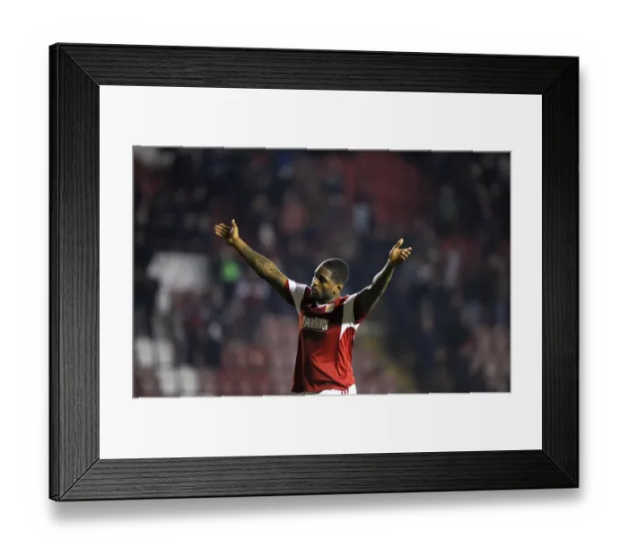 Framed Print : Jay Emmanuel-Thomas of Bristol City Thanks Fans after Win against Swindon Town, March 2014 Framed Print : Jay Emmanuel-Thomas of Bristol City Thanks Fans after Win against Swindon Town, March 2014
