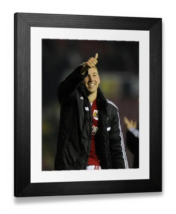 Framed Print : Bristol City vs Swindon Town: Scott Wagstaff in Action at Ashton Gate, 2014 Framed Print : Bristol City vs Swindon Town: Scott Wagstaff in Action at Ashton Gate, 2014