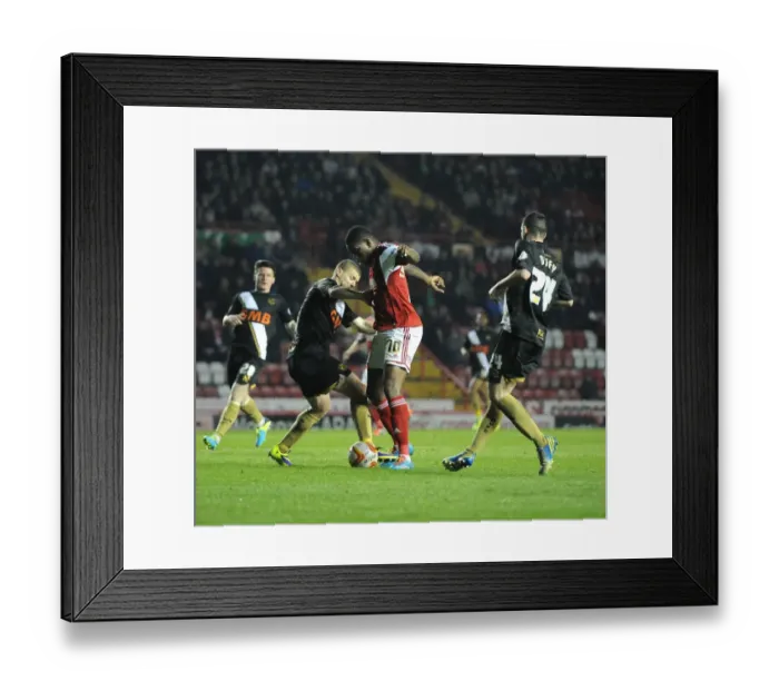 Framed Print : Jay Emmanuel-Thomas Breaks Through: Bristol City vs Swindon Town, Sky Bet League One Framed Print : Jay Emmanuel-Thomas Breaks Through: Bristol City vs Swindon Town, Sky Bet League One