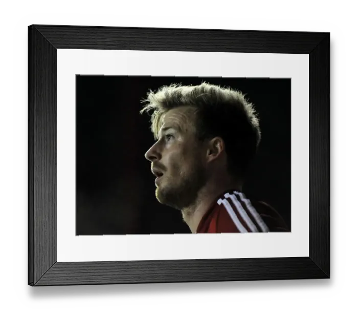 Framed Print : Wade Elliott in Action: Bristol City vs Swindon Town, Sky Bet League One Framed Print : Wade Elliott in Action: Bristol City vs Swindon Town, Sky Bet League One