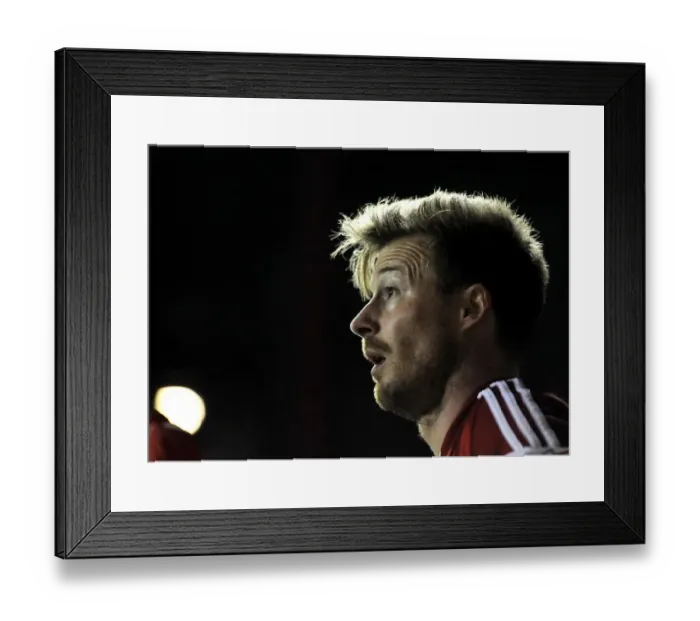 Framed Print : Midfield Mastermind Wade Elliott Shines in Sky Bet League One