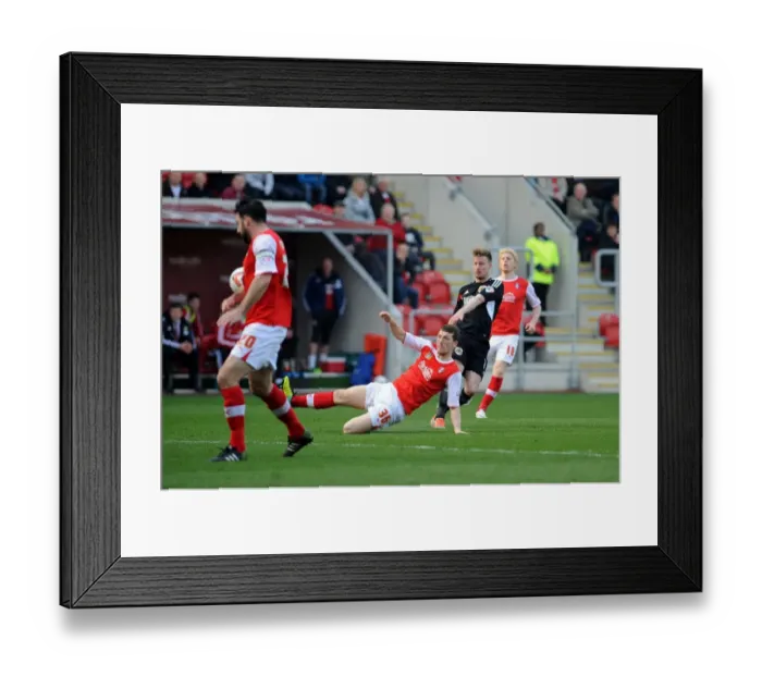 Framed Print : Wade Elliott Scores for Bristol City against Rotherham United, March 2014 Framed Print : Wade Elliott Scores for Bristol City against Rotherham United, March 2014