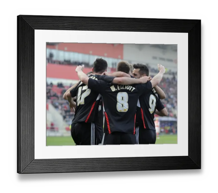 Framed Print : Bristol City: Wade Elliott and Teammates Celebrate Goal Against Rotherham United, March 2014 Framed Print : Bristol City: Wade Elliott and Teammates Celebrate Goal Against Rotherham United, March 2014