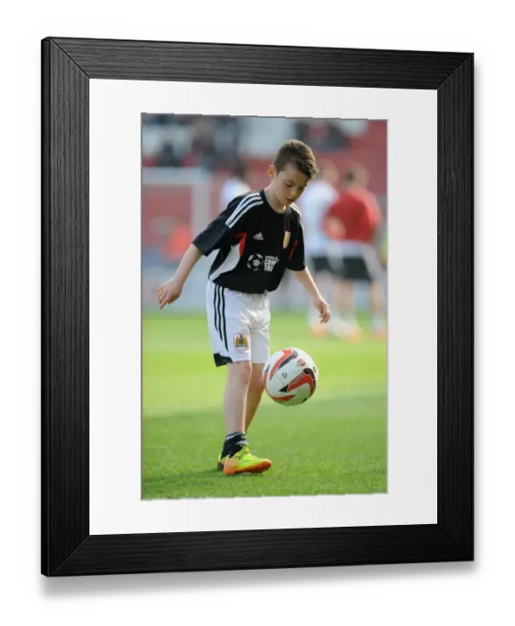 Framed Print : Rotherham United vs. Bristol City Clash in Sky Bet League One: A Battle at New York Stadium Framed Print : Rotherham United vs. Bristol City Clash in Sky Bet League One: A Battle at New York Stadium