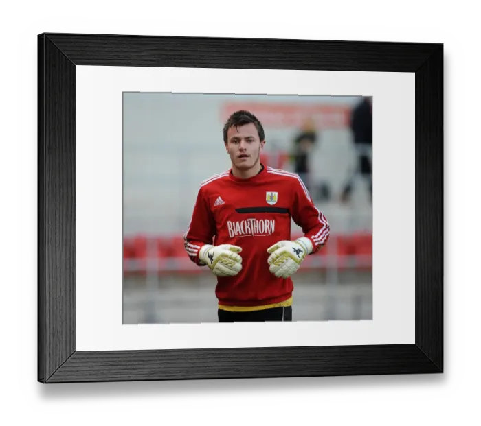Framed Print : Bristol City's Dave Richards in Action Against Rotherham United, March 2014 Framed Print : Bristol City's Dave Richards in Action Against Rotherham United, March 2014