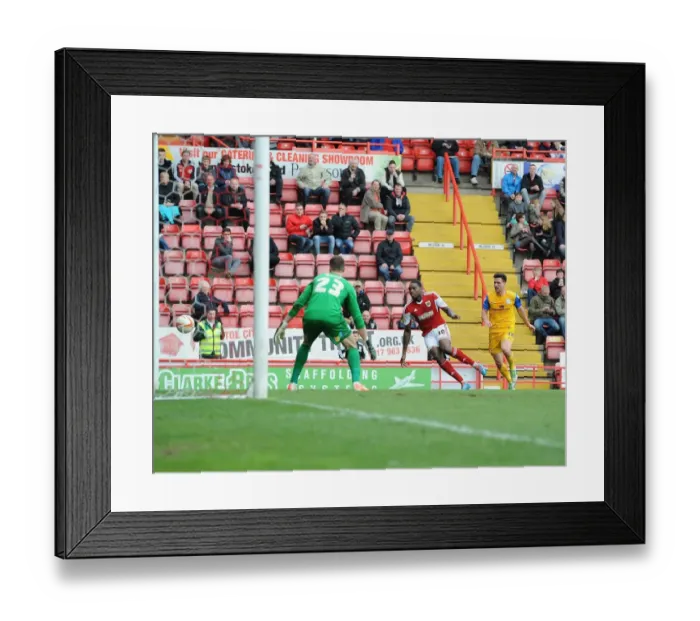 Framed Print : Bristol City's Jay Emmanuel-Thomas Misses Wide vs Preston North End (05-04-2014) Framed Print : Bristol City's Jay Emmanuel-Thomas Misses Wide vs Preston North End (05-04-2014)