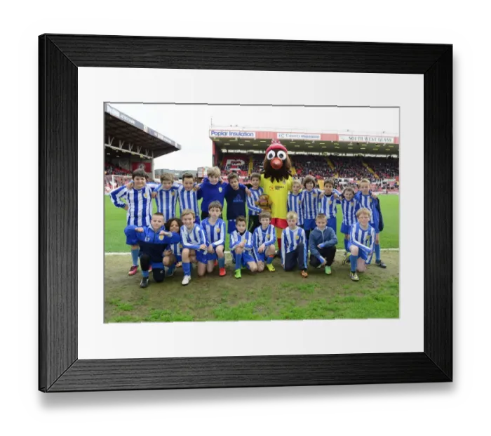 Framed Print : Bristol City vs Preston North End Rivalry: A Football Clash at Ashton Gate - April 2014 Framed Print : Bristol City vs Preston North End Rivalry: A Football Clash at Ashton Gate - April 2014